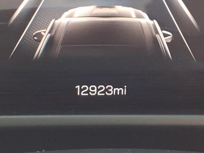 2026 GMC Acadia FWD Elevation with Elevation Premium, Autosense Power Liftgate, Trailering, and 8-Way Power Driver Seat