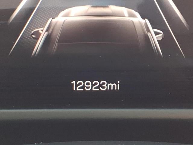 2026 GMC Acadia FWD Elevation with Elevation Premium, Autosense Power Liftgate, Trailering, and 8-Way Power Driver Seat