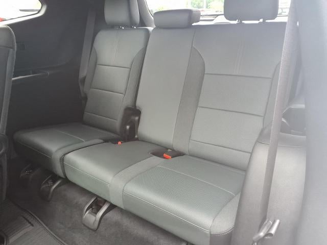 2025 GMC Acadia AWD AT4 with Luxury, Trailering, Panoramic Sunroof, Trailering, Driver Convenience,12 Speaker Bose 6,152 Miles