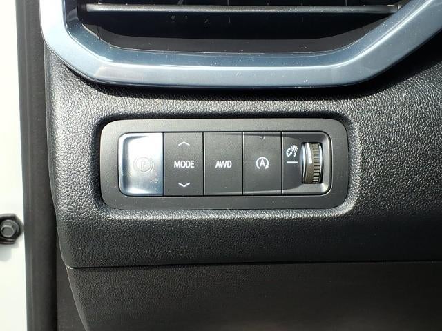 2024 GMC Acadia AWD Denali with Bose Premium, Panoramic Sunroof, Heated/Ventilated 8 Way Power Front Seats 29,505 Miles