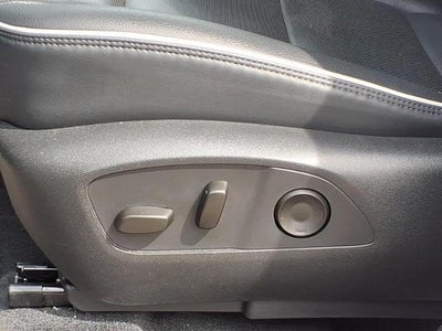 2024 GMC Acadia AWD Denali with Bose Premium, Panoramic Sunroof, Heated/Ventilated 8 Way Power Front Seats 29,505 Miles