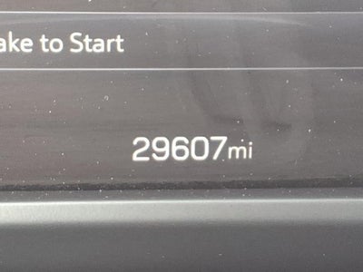 2024 GMC Acadia AWD Denali with Bose Premium, Panoramic Sunroof, Heated/Ventilated 8 Way Power Front Seats 29,505 Miles