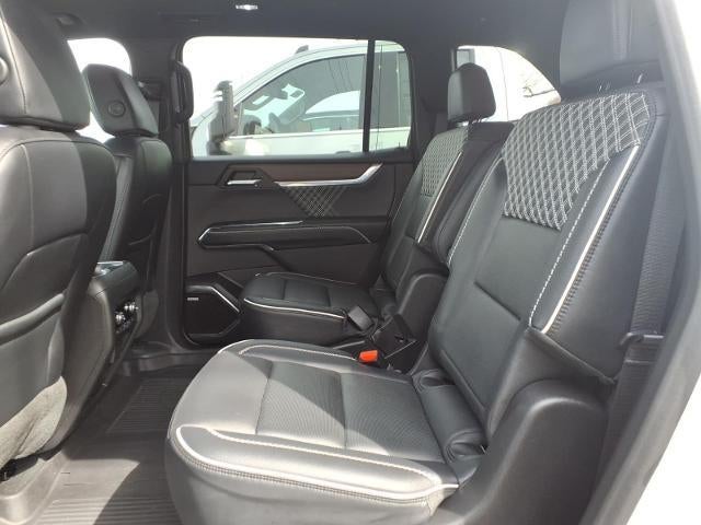 2024 GMC Acadia AWD Denali with Bose Premium, Panoramic Sunroof, Heated/Ventilated 8 Way Power Front Seats 29,505 Miles