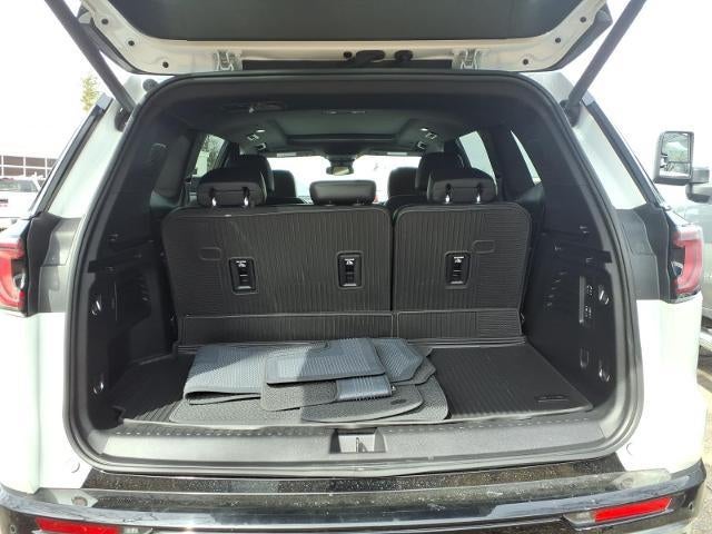 2024 GMC Acadia AWD Denali with Bose Premium, Panoramic Sunroof, Heated/Ventilated 8 Way Power Front Seats 29,505 Miles