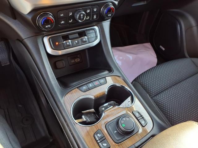 2022 GMC Acadia AWD SLE with SLE Preferred, Driver Convenience, Elevation, Power Liftgate, Bose Premium Sound 30,290 Miles