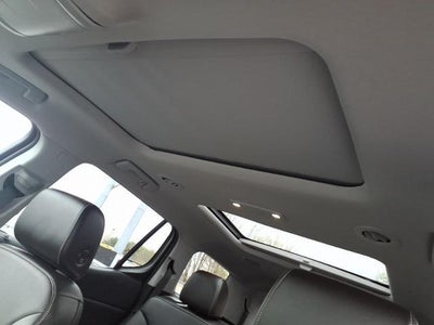 2023 GMC Acadia AWD SLT with Preferred, Dual Skyscape Sunroof, Trailer Hitch, and Acadia Pro Safety 26,248 Miles