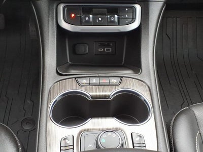 2023 GMC Acadia AWD SLT with Preferred, Dual Skyscape Sunroof, Trailer Hitch, and Acadia Pro Safety 26,248 Miles