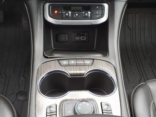 2023 GMC Acadia AWD SLT with Preferred, Dual Skyscape Sunroof, Trailer Hitch, and Acadia Pro Safety 26,248 Miles