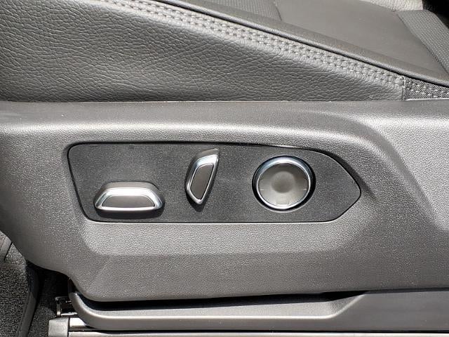 2026 GMC Yukon 4WD Denali with Super Cruise, Denali Reserve, Dual Pane Power Sunroof, Advanced Technology, Max Trailering, Technology, and Theft Deterrent