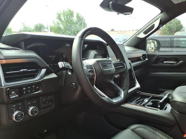 2025 GMC Yukon 4WD Denali with Denali Reserve, Power Dual Pane Sunroof, Assist Steps, Advance Technology, Technology, and Max Trailering 14,709 Miles