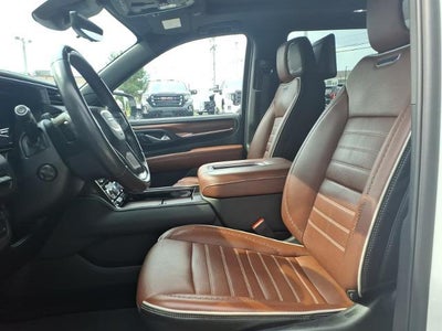 2023 GMC Yukon 4WD Denali Ultimate Duramax with Super Cruise, Power Assist Steps, Panoramic Power Sunroof, and Full Grain Leather 56,611 Miles