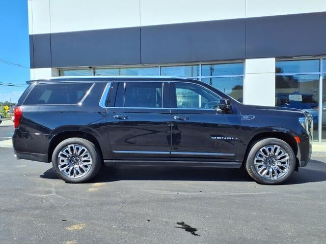 2023 GMC Yukon XL 4WD Denali Ultimate with Super Cruise, Ligenfelter Supercharger,16 Way Power Front Seats with Massage, Advanced Security, Power Panoramic Sunroof, and 18 Speaker Bose Sound 34,113 Miles