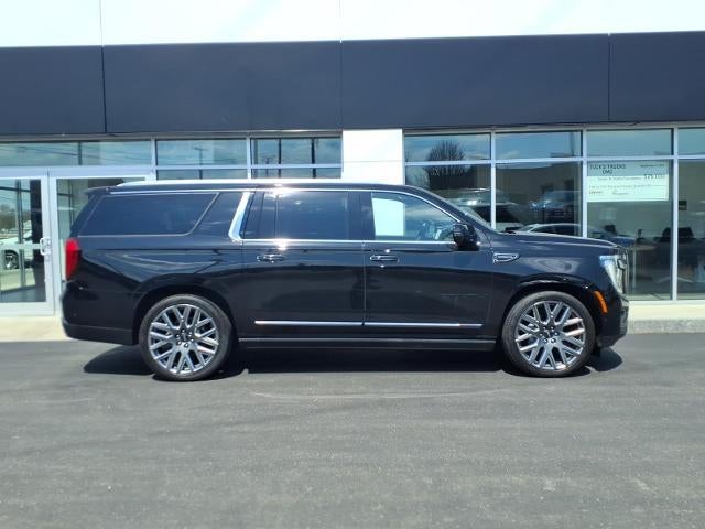 2025 GMC Yukon XL 4WD Denali Ultimate with Super Cruise, Night Vision, Advanced Security, Assist Steps, Leather, 18 Speaker Bose, and Power Panoramic Sunroof 13,986 Miles