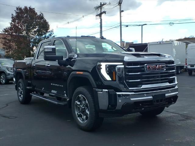 2026 GMC Sierra 2500 HD 4WD SLT Crew Cab with SLT Convenience, SLT Preferred, Trailering, Power Sunroof, Power Assist Steps, X31 Off-Road, Premium GMC Infotainment with Google Built-In, and Snow Plow Prep