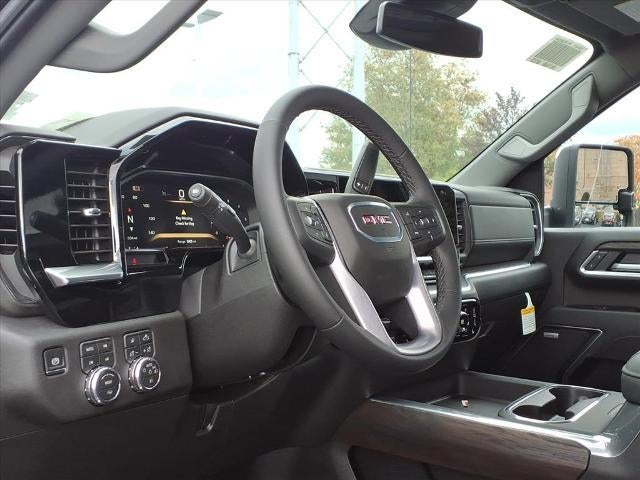 2026 GMC Sierra 2500 HD 4WD SLT Crew Cab with SLT Convenience, SLT Preferred, Trailering, Power Sunroof, Power Assist Steps, X31 Off-Road, Premium GMC Infotainment with Google Built-In, and Snow Plow Prep
