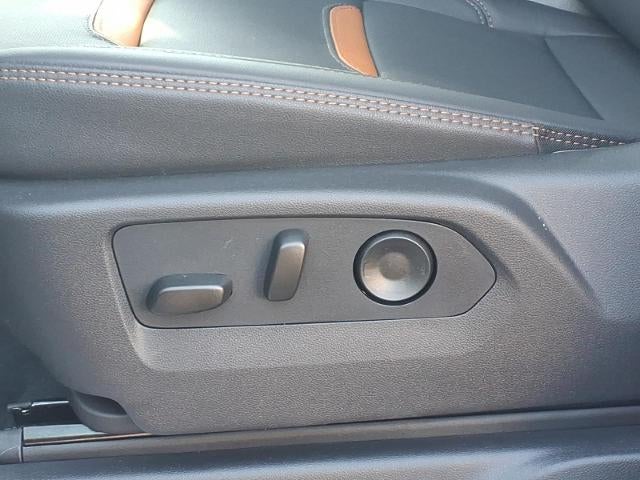 2026 GMC Sierra 2500 HD 4WD AT4 Crew Cab Duramax with AT4 Preferredd, 10 Way power/Heated/Ventilated Front Bucket Seats, MultiPro Tailgate, Trailering, Power Sunroof, 13.4" Premium GMC Infotainment and Snow Plow Prep