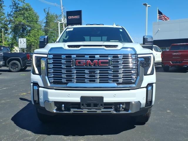 2026 GMC Sierra 2500 HD 4WD Denali Crew Cab with Denali Reserve, Technology, MultiPro Tailgate, Gooseneck/5th Wheel, 12 Way Power Front Seats, and Snow Plow Prep