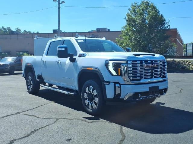 2026 GMC Sierra 2500 HD 4WD Denali Crew Cab with Denali Reserve, Technology, MultiPro Tailgate, Gooseneck/5th Wheel, 12 Way Power Front Seats, and Snow Plow Prep