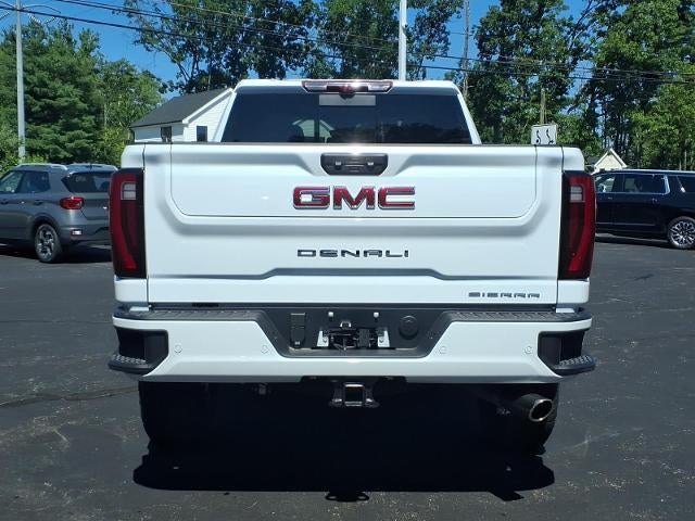 2026 GMC Sierra 2500 HD 4WD Denali Crew Cab with Denali Reserve, Technology, MultiPro Tailgate, Gooseneck/5th Wheel, 12 Way Power Front Seats, and Snow Plow Prep