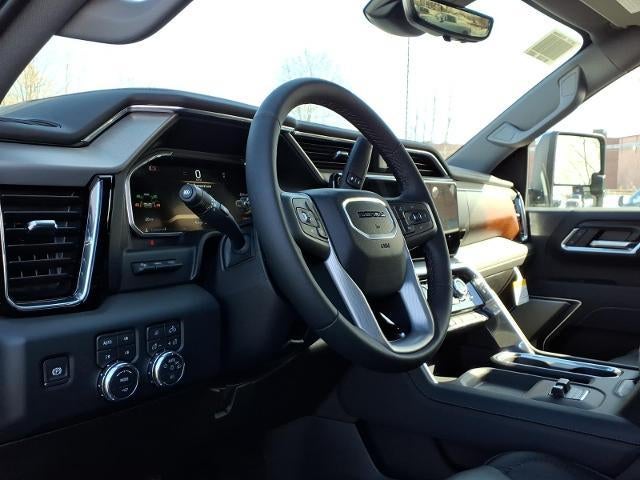 2026 GMC Sierra 2500 HD 4WD Denali Crew Cab with Denali Reserve, Technology, MultiPro Tailgate, Trailering, Chrome Assist Steps, 13.4" GMC Premium Infotainment with Google Built-in, Bose Premium, and Snow Plow Prep