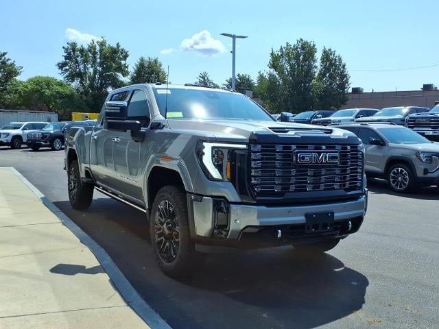 2026 GMC Sierra 2500 HD 4WD Denali Ultimate Duramax Crew Cab with Gooseneck/5th Wheel, MultiPro Tailgate, Trailering, 16 Way Heated/Ventilated Power Front Seats, Power Assist Steps, and Snow Plow Prep