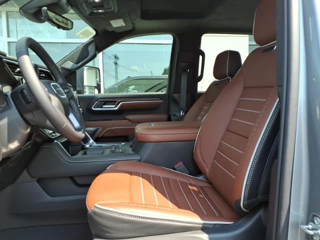 2026 GMC Sierra 2500 HD 4WD Denali Ultimate Duramax Crew Cab with Gooseneck/5th Wheel, MultiPro Tailgate, Trailering, 16 Way Heated/Ventilated Power Front Seats, Power Assist Steps, and Snow Plow Prep