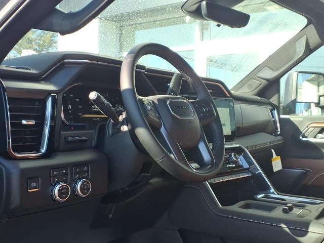 2026 GMC Sierra 2500 HD 4WD Denali Ultimate Duramax Crew Cab with Gooseneck/5th Wheel, Black Badging, Trailering, Multipro Tailgate, 13.4" Premium GMC Infotainment with Google Built-In, Power Assist Steps, and Snow Plow Prep