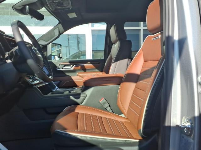 2026 GMC Sierra 2500 HD 4WD Denali Ultimate Duramax Crew Cab with Gooseneck/5th Wheel, Black Badging, Trailering, Multipro Tailgate, 13.4" Premium GMC Infotainment with Google Built-In, Power Assist Steps, and Snow Plow Prep