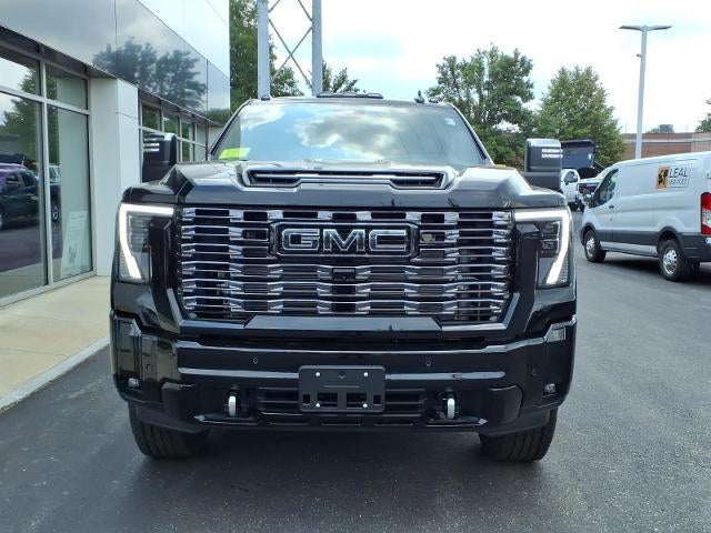 2026 GMC Sierra 2500 HD 4WD Denali Ultimate Duramax Crew Cab with Gooseneck/5th Wheel, MultiPro Tailgate, Trailering, 16 Way Heated/Ventilated Power Front Seats, Power Assist Steps, and Snow Plow Prep