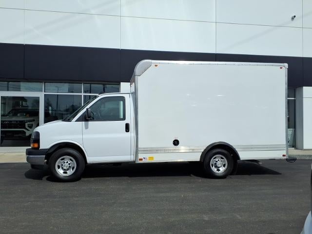 2024 Chevrolet Express Cutaway 3500 RWD 3500 Van with 12' Box 4,407 Miles