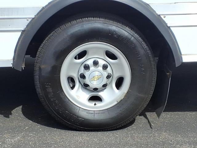 2024 Chevrolet Express Cutaway 3500 RWD 3500 Van with 12' Box 4,407 Miles