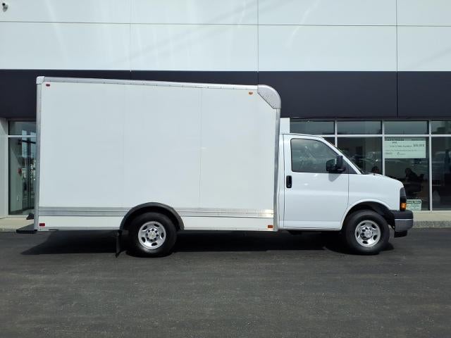 2024 Chevrolet Express Cutaway 3500 RWD 3500 Van with 12' Box 4,407 Miles