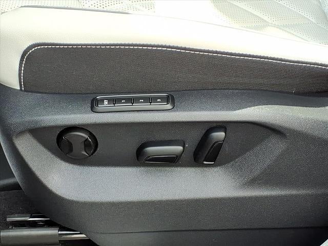 2024 Volkswagen Atlas Cross Sport AWD 2.0T SEL Premium R-Line with 4Motion AWD, Panoramic Sunroof, Navigation, Vienna Leather, and Harmon/Kardin Sound 20,063 Miles