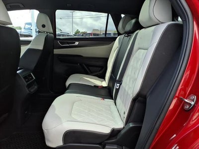 2024 Volkswagen Atlas Cross Sport AWD 2.0T SEL Premium R-Line with 4Motion AWD, Panoramic Sunroof, Navigation, Vienna Leather, and Harmon/Kardin Sound 20,063 Miles