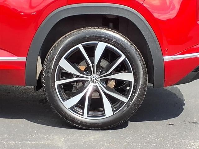 2024 Volkswagen Atlas Cross Sport AWD 2.0T SEL Premium R-Line with 4Motion AWD, Panoramic Sunroof, Navigation, Vienna Leather, and Harmon/Kardin Sound 20,063 Miles