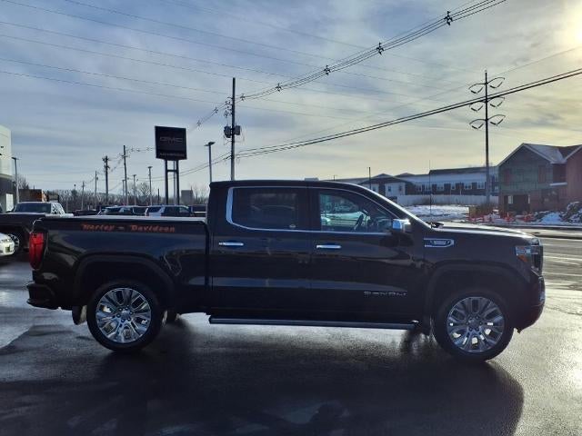 2020 GMC Sierra 1500 4WD Denali Duramax Crew Cab with Denali Ultimate, Trailering, Bose Premium Sound, Driver Alert I, and Power Sunroof 61,873 Miles