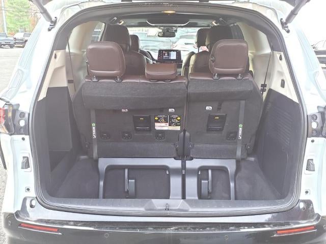 2023 Toyota Sienna AWD Hybrid Platinum 30,125 Miles