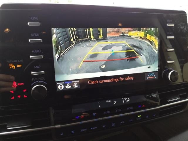 2023 Toyota Sienna AWD Hybrid Platinum 30,125 Miles