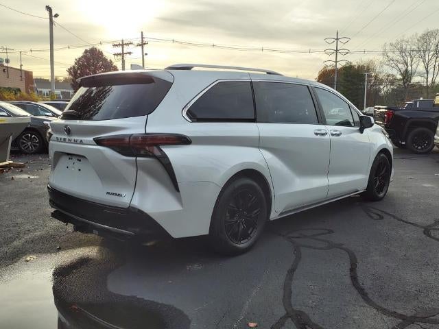 2023 Toyota Sienna AWD Hybrid Platinum 30,125 Miles