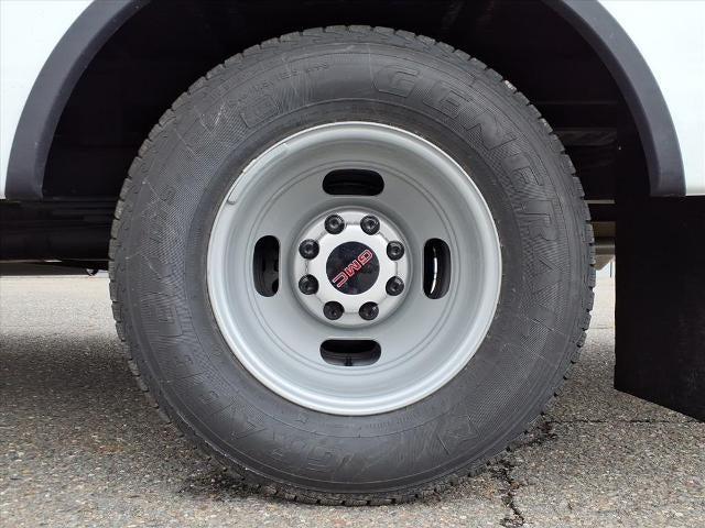 2025 GMC Savana Cutaway 3500 RWD 3500 with Unicell Fiberglas Body, Dual Rear Wheels, Power Convenience, Convenience, Theft Deterrent, Chrome Appearance, 120-Volt Power Outlet, and Rear Vision Camera