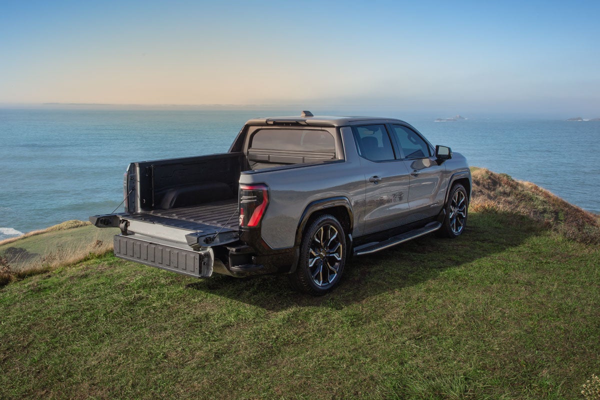 Tuck's Trucks GMC in Hudson MA