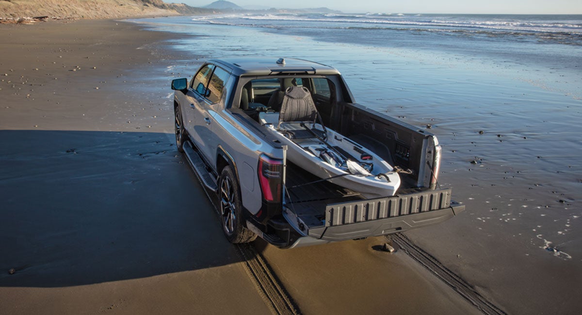 Tuck's Trucks GMC in Hudson MA